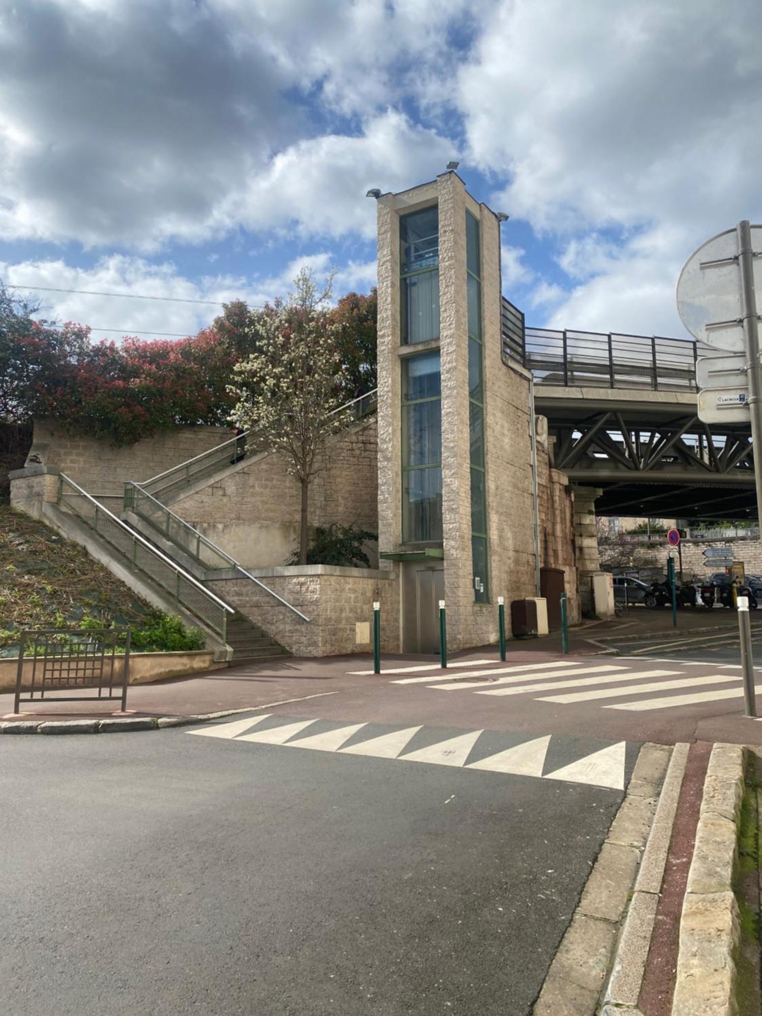 Emplacement Exceptionnel Et Rare Paris Suresnes Longchamp Buitenkant foto